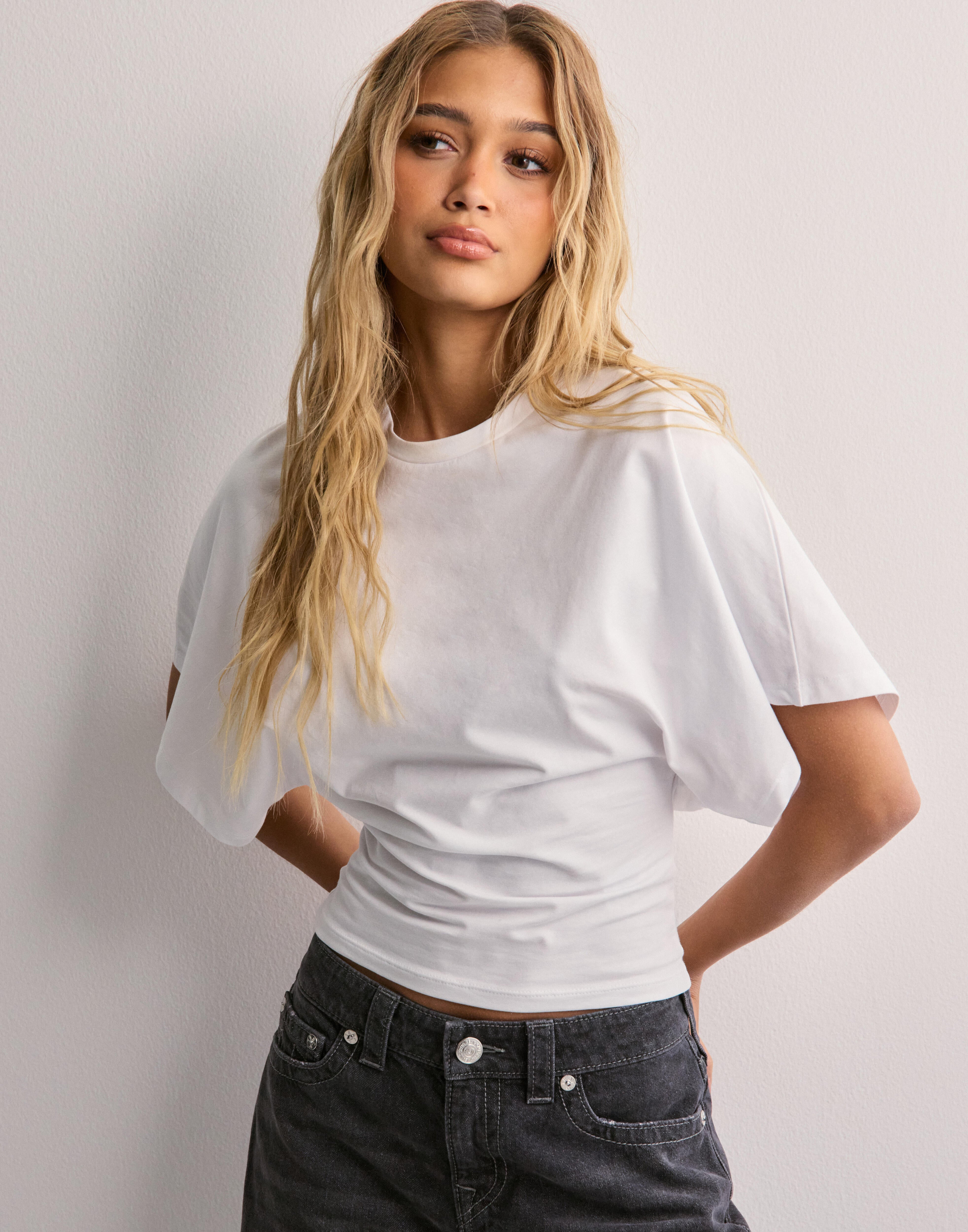 Belle Nuit | The Cloudform Wide Sleeve Tee