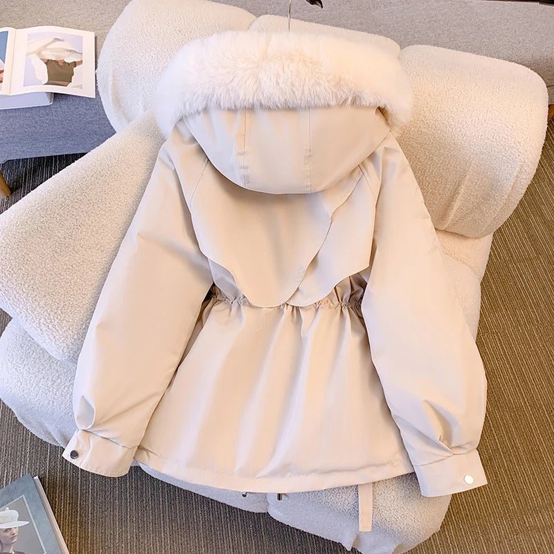 Amicizia | Elegante giacca invernale in piuma con pelliccia